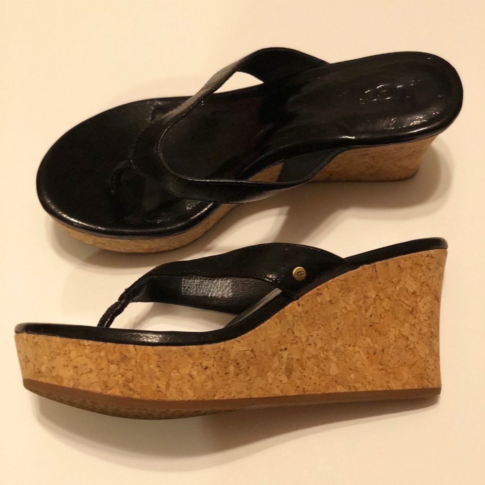 UGG SANDALS